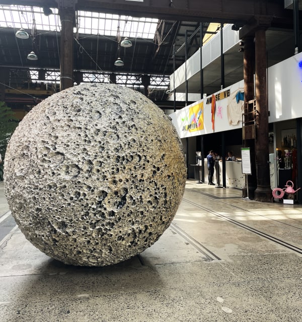 Claire Healy & Sean Cordeiro⁠ ごめんね 素直じゃなくて GOMEN NE SUNAO JANAKUTE⁠ (Sorry, I’m not straightforward), 2021 Yaoi manga paper-machè⁠ 256cm in diameter⁠