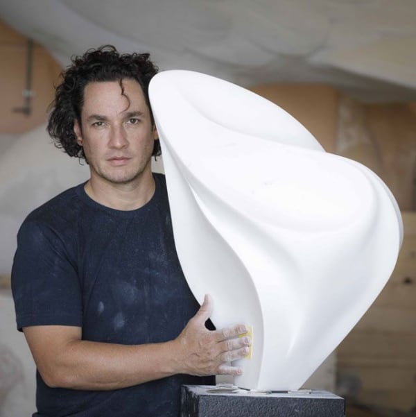 Gustavo Vélez: GEOMETRIA SENZA CONFINI