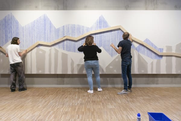 Olivier Petiteau / Particules fines, Tour de France et fuite des Cerveaux, 225 x 650 cm Artothèque de Vitré Communauté / 28 septembre - 08 décembre 2024 (image du montage, septembre 2024)