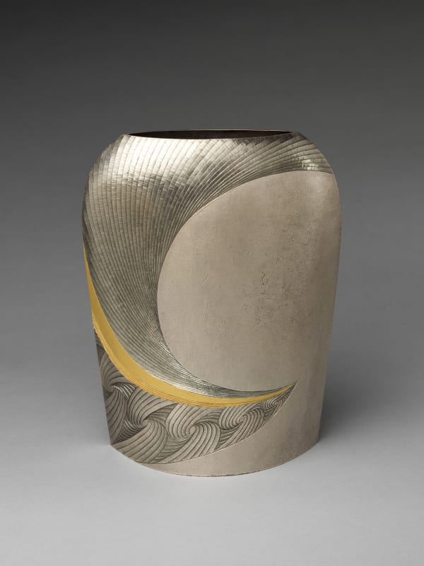 Otsuki Masako (Japanese, born 1943). Distant (Yū) Silver Vase, 2007. Heisei period (1989–2019). Silver with gold decoration. H. 12 in. (30.5 cm); W. 9 1/2 in. (24.1 cm); D. 6 in. (15.2 cm). The Metropolitan Museum of Art, Gift of Hayashi Kaoru, in celebration of the Museum’s 150th Anniversary, 2020 (2020.76.2) Image © Otsuki Masako