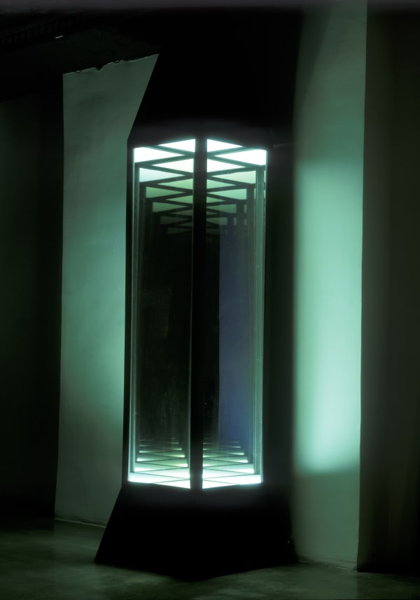 Ivan Chuikov The Apparatus for observing Void and Infinity, 2001