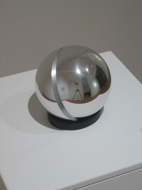 Luc Courchesne, Chrono-capsule, 2006, aluminum machiné, édition de 3