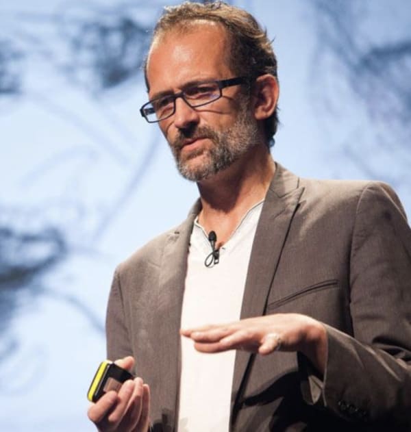 Niio Editorial on Patrick Tresset`s Human Studies