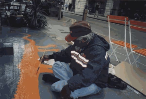 Jimmy Pike painting outside the Rebecca Hossack Art Gallery, 12 February 1991