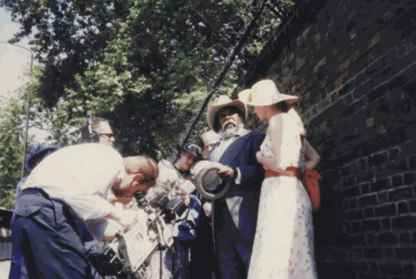 Clifford Possum and Rebecca Hossack outside Buckingham Palace, 20 July 1990