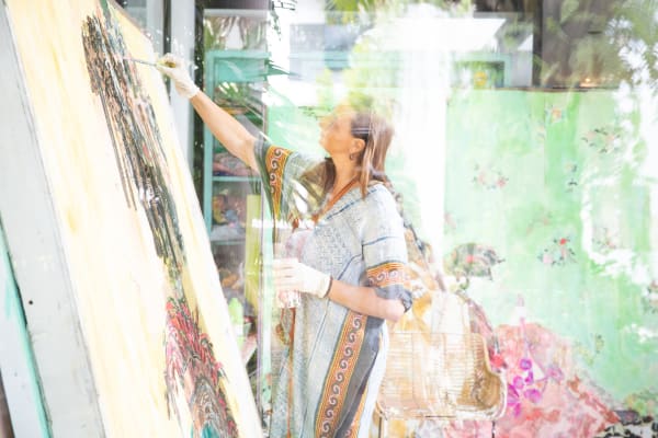 Mersuka Dopazo, Studio Shot