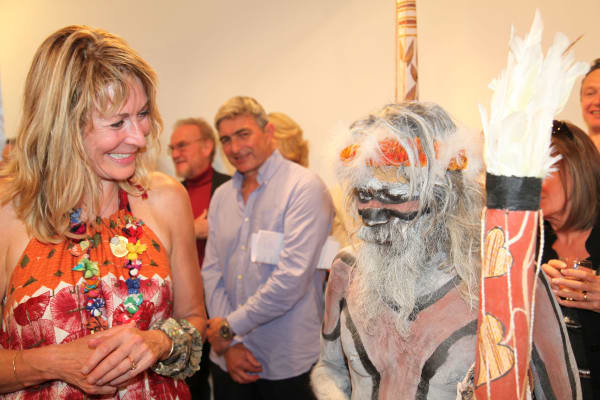 Rebecca Hossack with Gali Yalkarriwuy Gurruwiwi at his exhibition