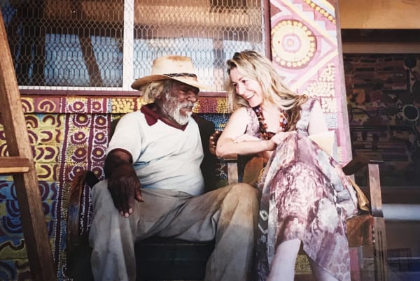 Rebecca Hossack with Paddy Stewart Japaljarri in Yuendumu