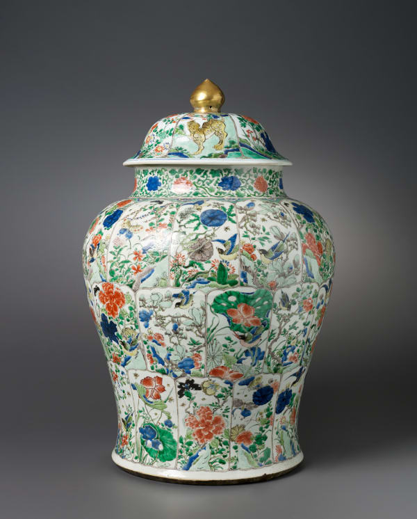 Famille Verte - A Chinese vase and cover, Kangxgi period (1662 - 1722)