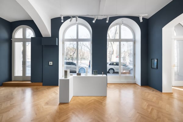Installation View: Greta Schödl, Strassenpoesie, Phileas, Vienna. Photo: Manuel Carreon Lopez