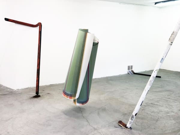 Elisabeth Sonneck Scrollpainting103 rubato (detail) 08.04. - 06.05.2022 Oil on paper 125 x 375 cm, nylon thread, metal piece, rubber, lamp rail Megazzino Spazienne, Milan/IT Photo: Stefano Comensoli and Nicolò Colciago