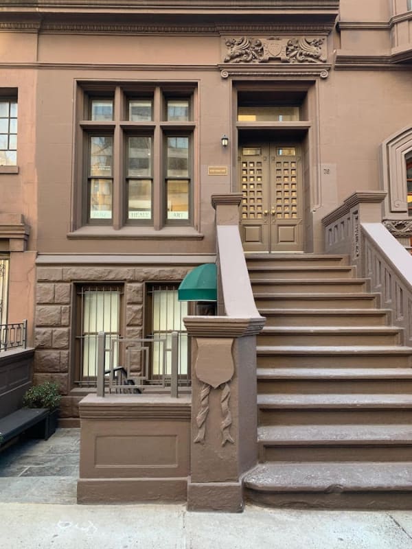 Image of Ruiz-Healy Art, New York gallery, exterior