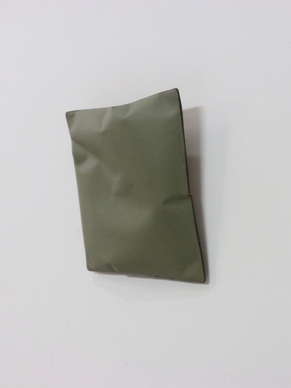 JOHAN DE WIT - UNTITLED - 2019 - PAPER, RESINS, ACRYLIC - 21 X 19 X 5,5 CM