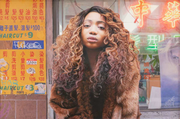 YIGAL OZERI - UNTITLED; A NEW YORK STORY - 2019 - OIL ON PAPER MOUNTED ON WOOD - 30 X 45 CM