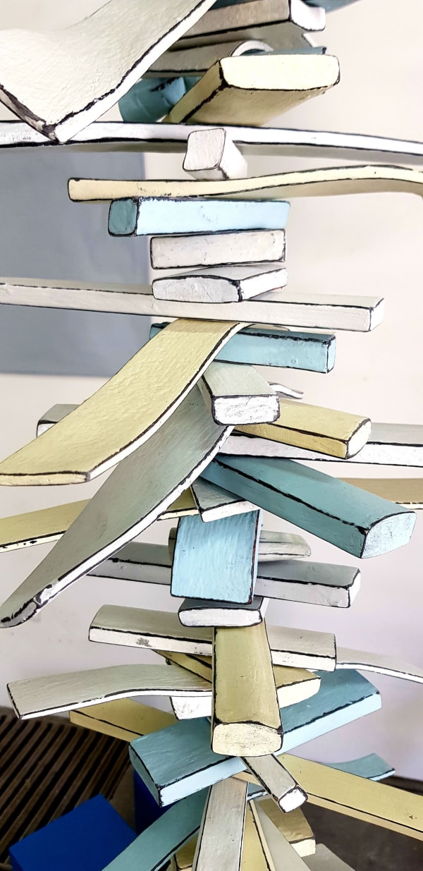 JOHAN DE WIT - UNTITLED (DETAIL) - 2018 - PAPER, CARDBOARD, RESINS, ACRYLIC AND STEELCABLE - 250 X 45 X 45