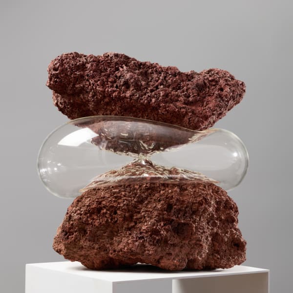 Simone Slee: Rocks holding up
