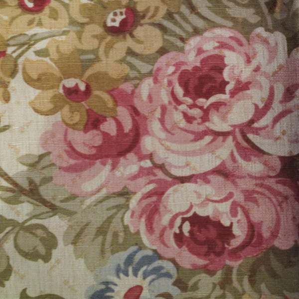 Stunning rose printed heavy linen vintage fabric measuring approx 1.5 mtrs.