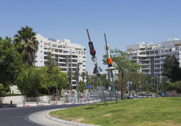 Reuven Israel artist interview with Yonatan H. Mishal, featured by Artis