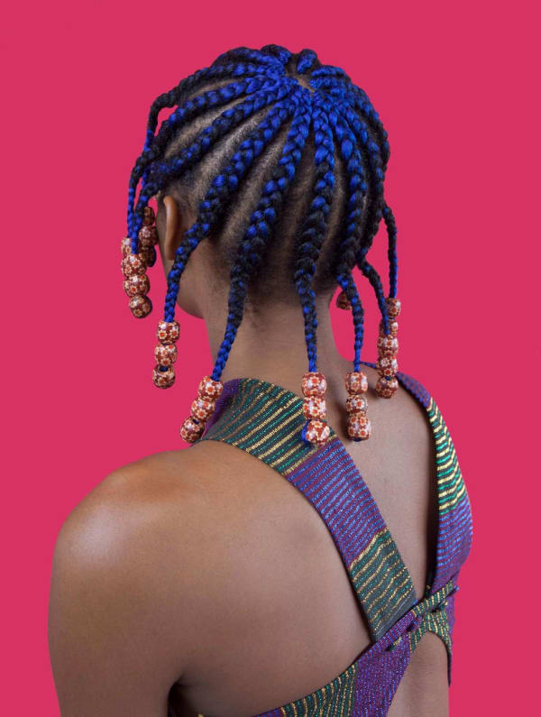 Medina Dugger, Blue Star Koroba de la série CHROMA: une ode à J.D. ‘Okhai Ojeikere’, 2017