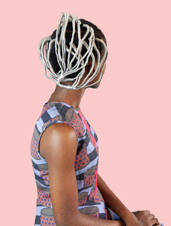 Medina Dugger, Silver Agaracha de la série CHROMA: une ode à J.D. ‘Okhai Ojeikere', 2017