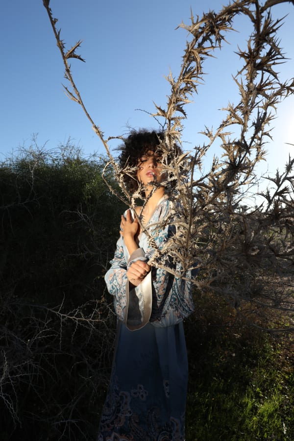 Julia Jaeckin, L'épine