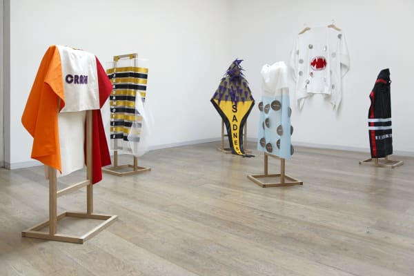 children's capes installation / Rivane Neuenschwander