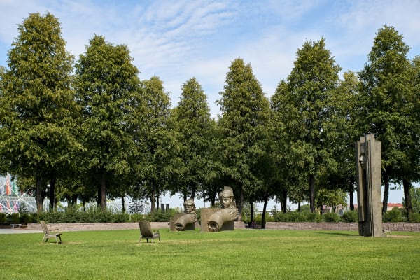 image of Mark Manders large bronze sculpture of figures in garden