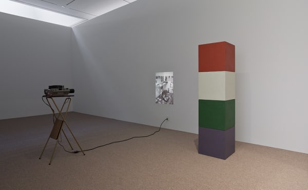 Image of Mark Manders sculptures installation view
