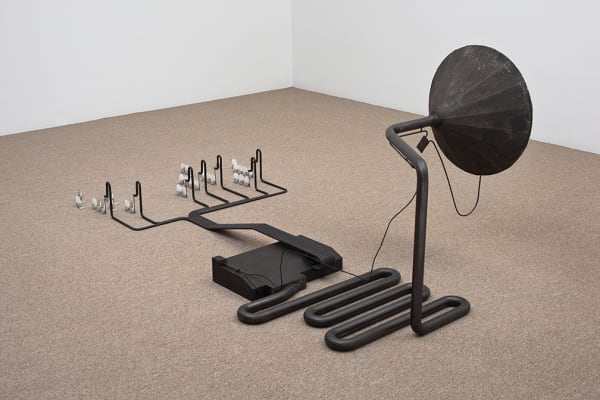 Image of Mark Manders sculptures installation view