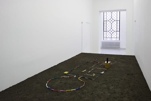 image of Mark Manders floor sculpture of floorplan