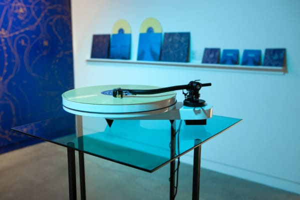 Image of Charles Long 'iceberg' sculptures