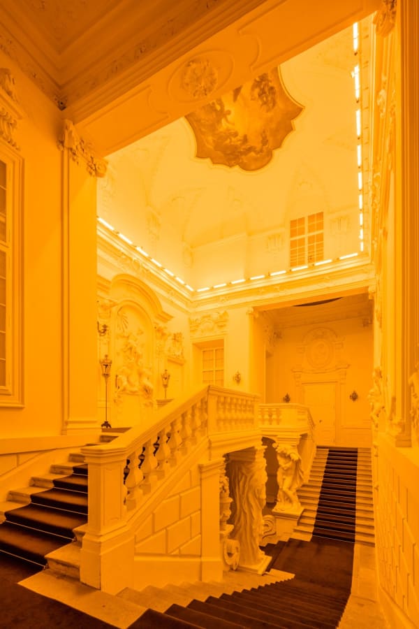 image of room with monofrequency lights