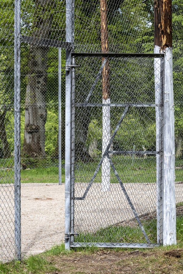 image of boyce outdoor installation on tennis court