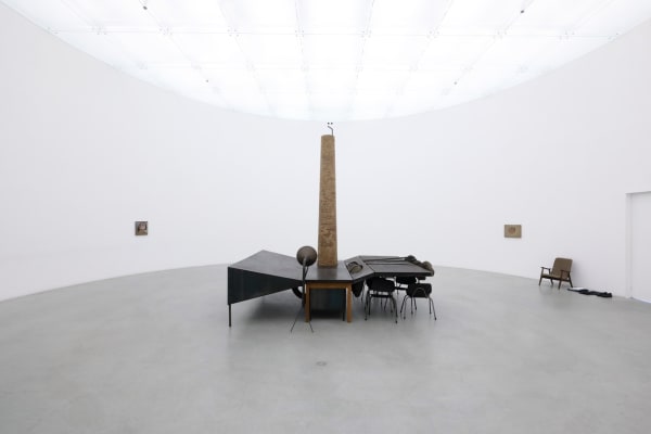 intsall image of Mark Manders and Michael Borremans two person exhibition