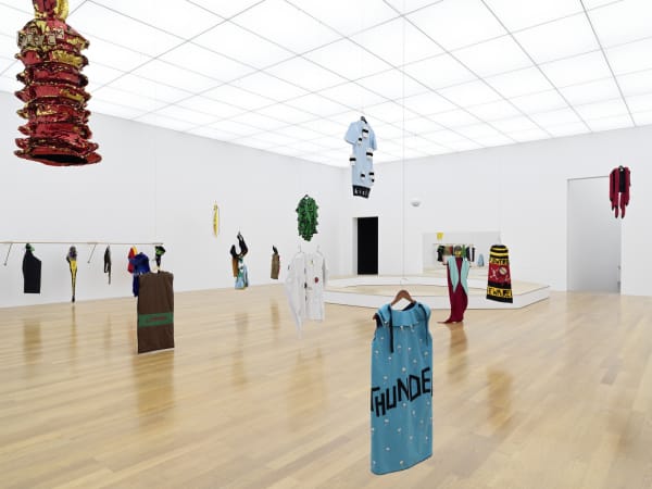 Installation image of Rivane Neuenschwander: knife does not cut fire
