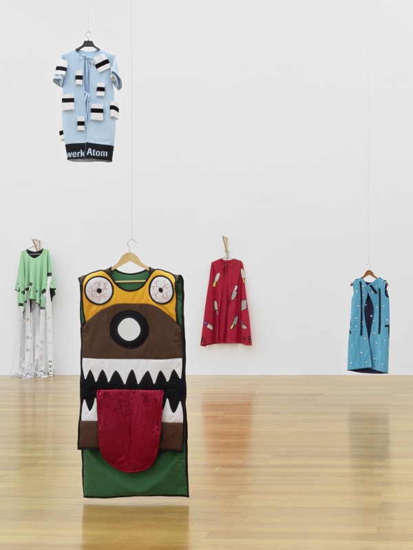 Installation image of Rivane Neuenschwander: knife does not cut fire