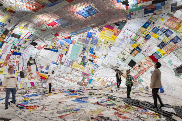 Installation image of Tomás Saraceno: Particular Matter(s)