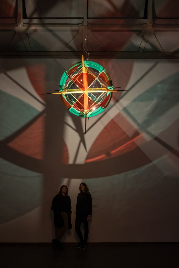 Installation view of Olafur Eliasson, Orizzonti tremanti / Trembling horizons, 2022.