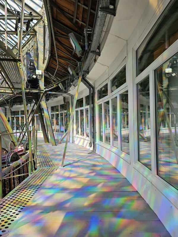Installation view Kimsooja at Galeries Lafayette Haussmann, Paris, France.