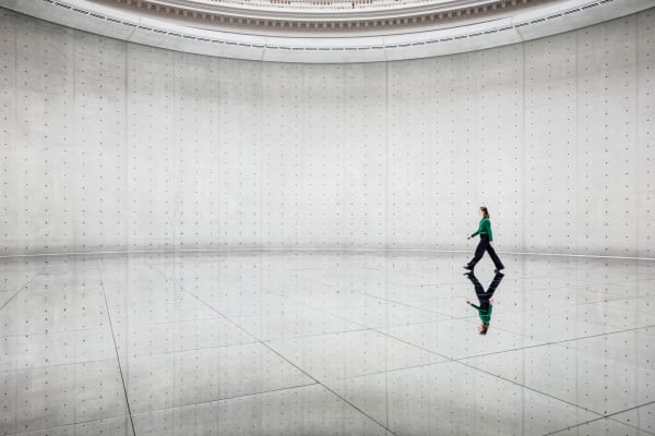 View of the exhibition “Le monde comme il va”, Bourse de Commerce – Pinault Collection, Paris, 2024. © Tadao Ando Architect & Associates, Niney et Marca Architectes, agence Pierre-Antoine Gatier. Photo: Florent Michel/11h45/Pinault Collection. © Kimsooja/