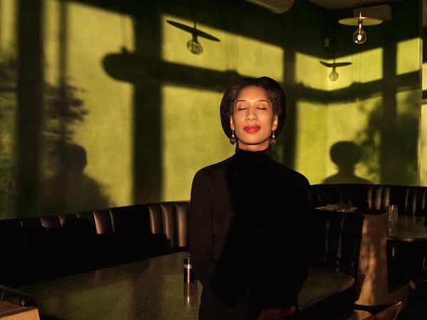 Hannah Starkey photograph