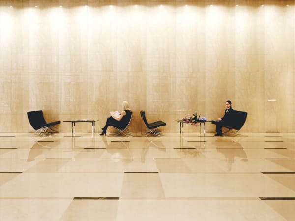 Hannah Starkey photograph