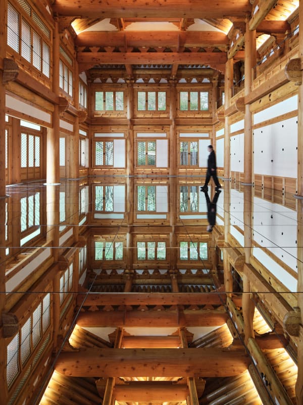 Kimsooja installation image.