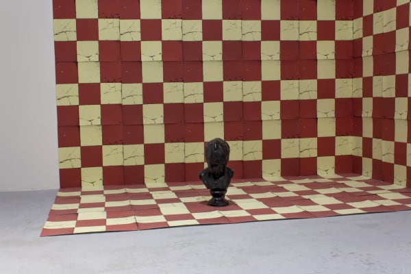 Vue de l'exposition "Merdre !" réalisée en collaboration avec Vidéochroniques, avec notamment les éditions de Nicolas Daubannes