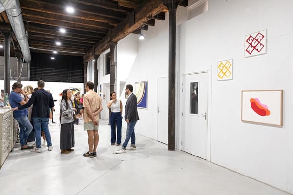 Vue in situ de l'exposition "BIAFINE" à l'atelier Tchikebe à Marseille, septembre 2023