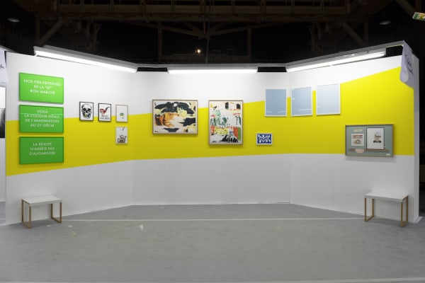 Vue du stand de l'atelier TCHIKEBE à Art-o-Rama 2021 avec les éditions originales de Jacques Villeglé, Karine Rougier, Christophe Fiat et d'autres artistes contemporains