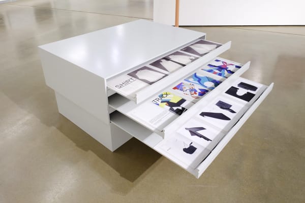 The Lives And Loves Of Images Between Art And Commerce 020