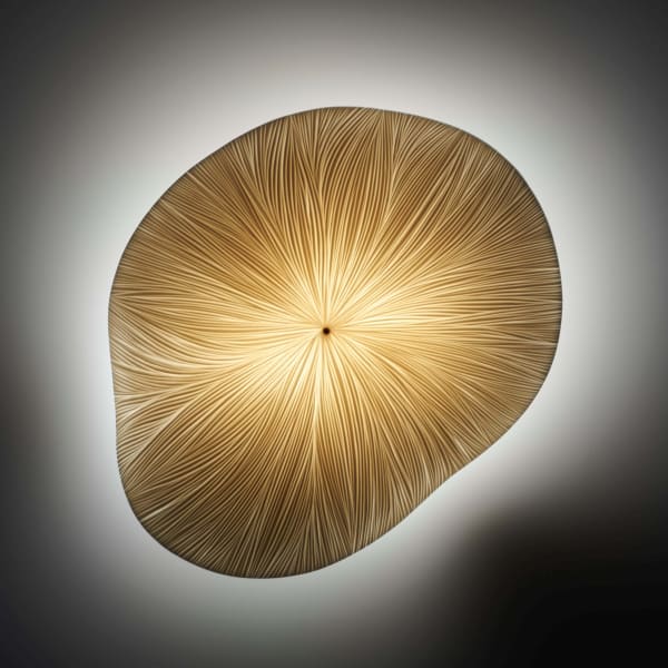 Leaf No.2_2021_Vezzini & Chen_H10xW35xL27cm_Porcelain, brass, G9 dimmable Led light 01