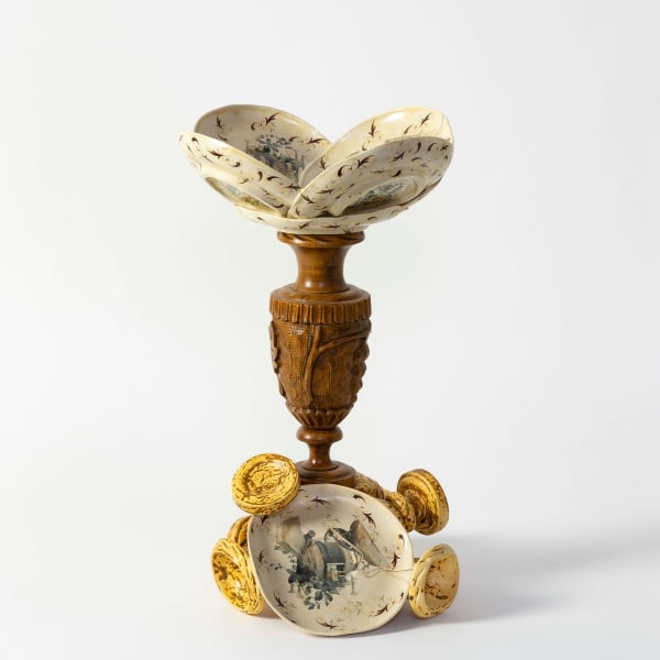 Remix_2016_Carol McNicoll_H45xW39xL28cm_Ceramic,Wood 01 ©Ruth Ward