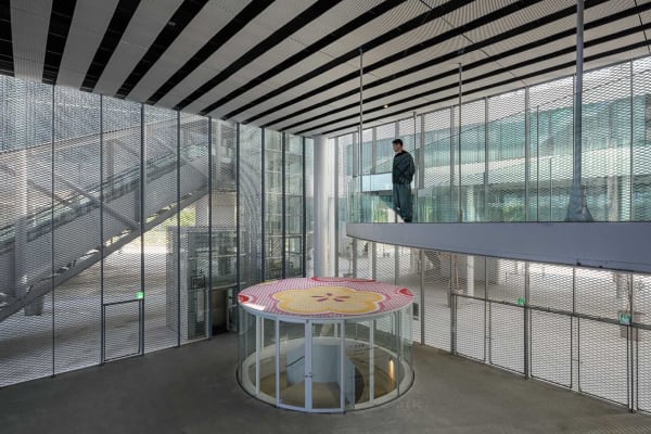 林明弘《再製》展場照，臺中市立美術館，臺中。臺中市立美術館提供，王世邦攝影。 Michael Lin "Processed", insallation view, Taichung Art Museum, Taichung. Courtesy of Taichung Art Museum, photo by ANPIS FOTO.